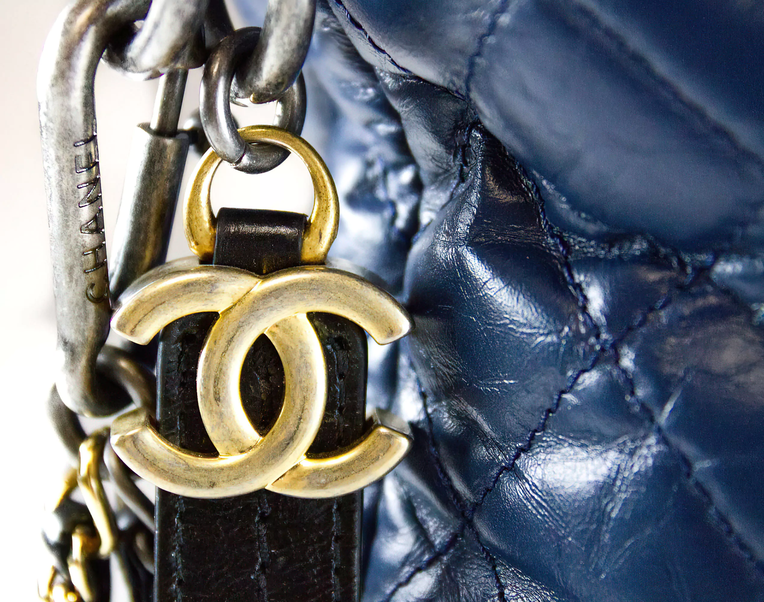 Handbag Chanel Bi-Color Gabrielle Large Shopping Tote