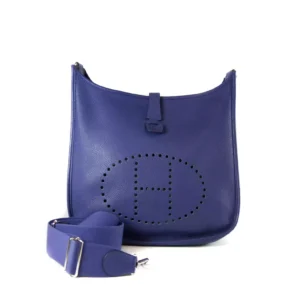 Evelyne III 33 Taurillon Clemence Bleu Brighton