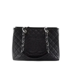 Chanel Grand Shopping Tote en cuero caviar negro con herrajes plateados – bolso de hombro de lujo grande y clásico