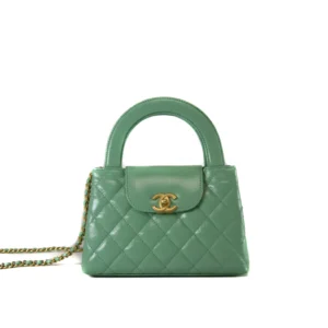 Chanel small Kelly Shopper in Mintgrün mit gebürsteter Gold-Hardware – kompakte pastellfarbene Luxustasche