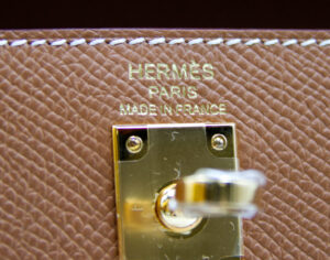 Hermès Kelly 25 Sellier Epsom Gold leather with gold hardware – structured luxury handbag - brand
