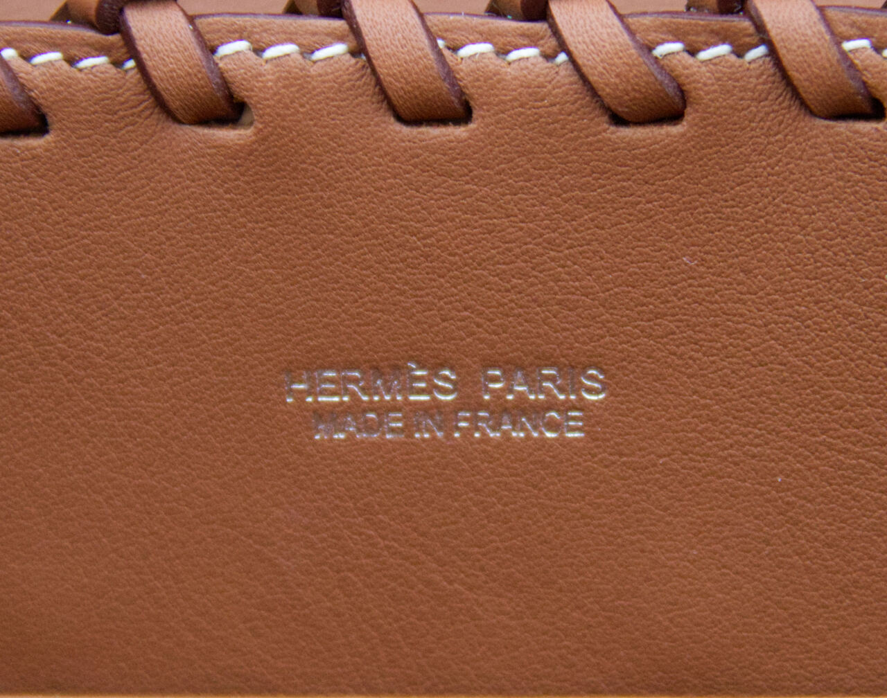 Hermès Mini Picnic Kelly 20 en cuero Swift color Gold y mimbre con herrajes de paladio – bolso de colección exclusivo - stamp