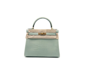 Hermès Kelly 28 crocodile Porosus mat Vert d’Eau with gold hardware – rare luxury handbag in pale green - filz