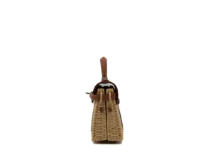 Hermès Mini Picnic Kelly 20 en cuero Swift color Gold y mimbre con herrajes de paladio – bolso de colección exclusivo - side
