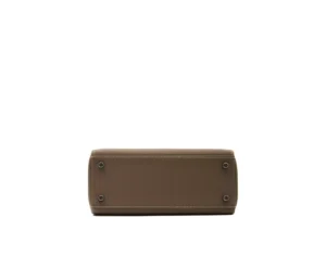 Hermès Kelly 25 Togo Etoupe leather with palladium hardware – iconic small luxury handbag in taupe grey - bottom