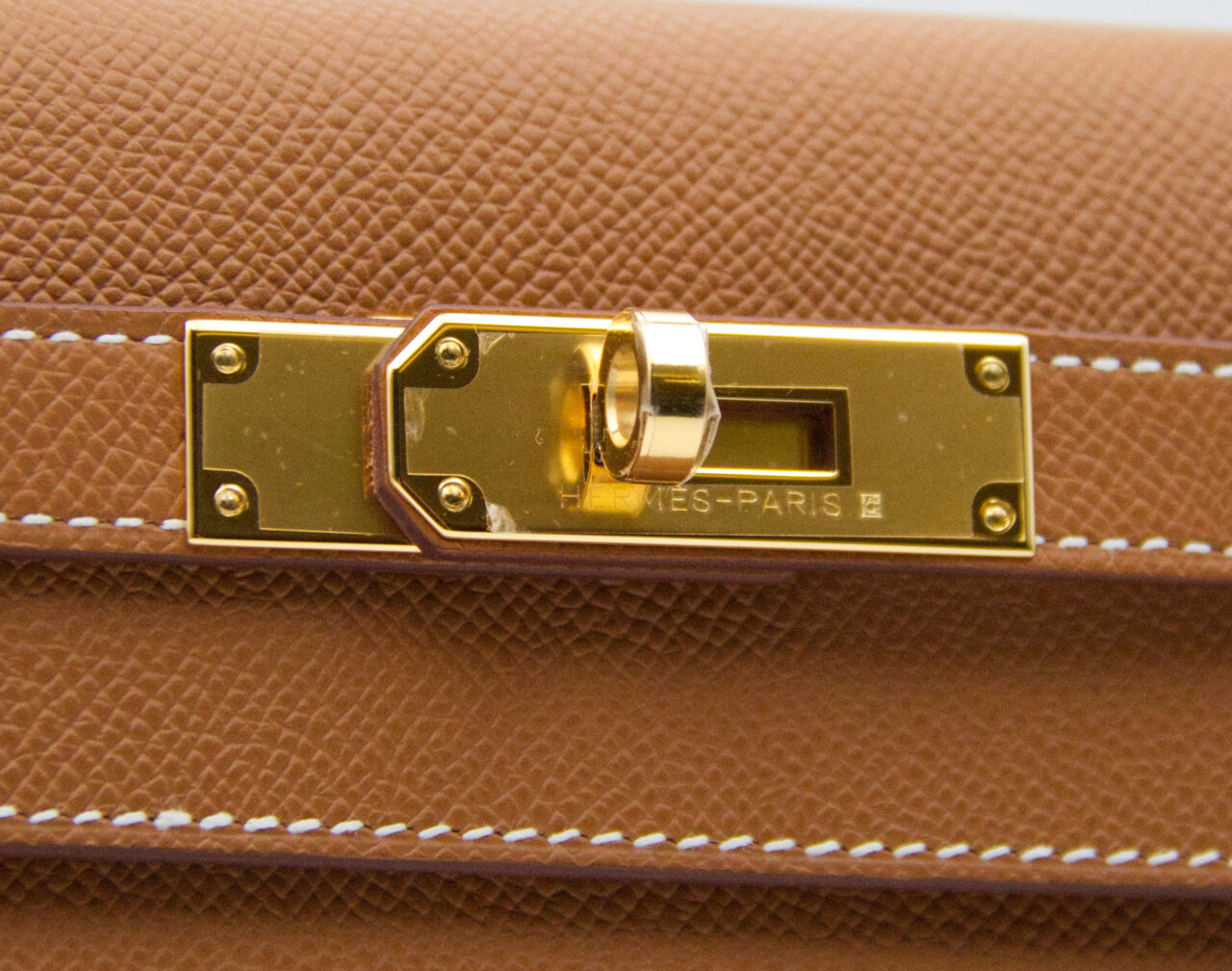 Hermès Kelly 28 Epsom Sellier in Gold leather with gold hardware – elegant structured luxury handbag in timeless tan brown -hw