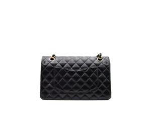 Chanel Medium Classic Double Flap Bag aus schwarzem Leder mit goldener Hardware – ikonische Luxustasche - back