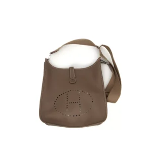 Hermès Evelyne III 33 Clemence Leder in Etoupe mit Palladium-Hardware – große luxuriöse Crossbody-Tasche in Taupe