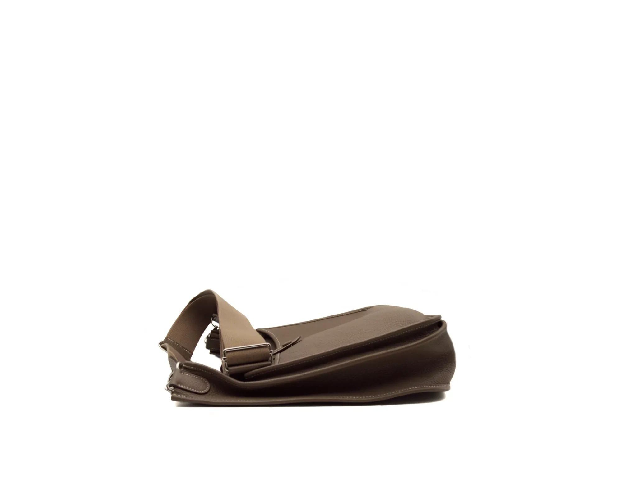 Hermès Evelyne III 33 Clemence Leder in Etoupe mit Palladium-Hardware – große luxuriöse Crossbody-Tasche in Taupe - side