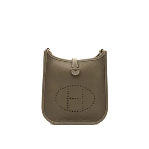 Evelyne 16 Taurillon Clemence Etoupe